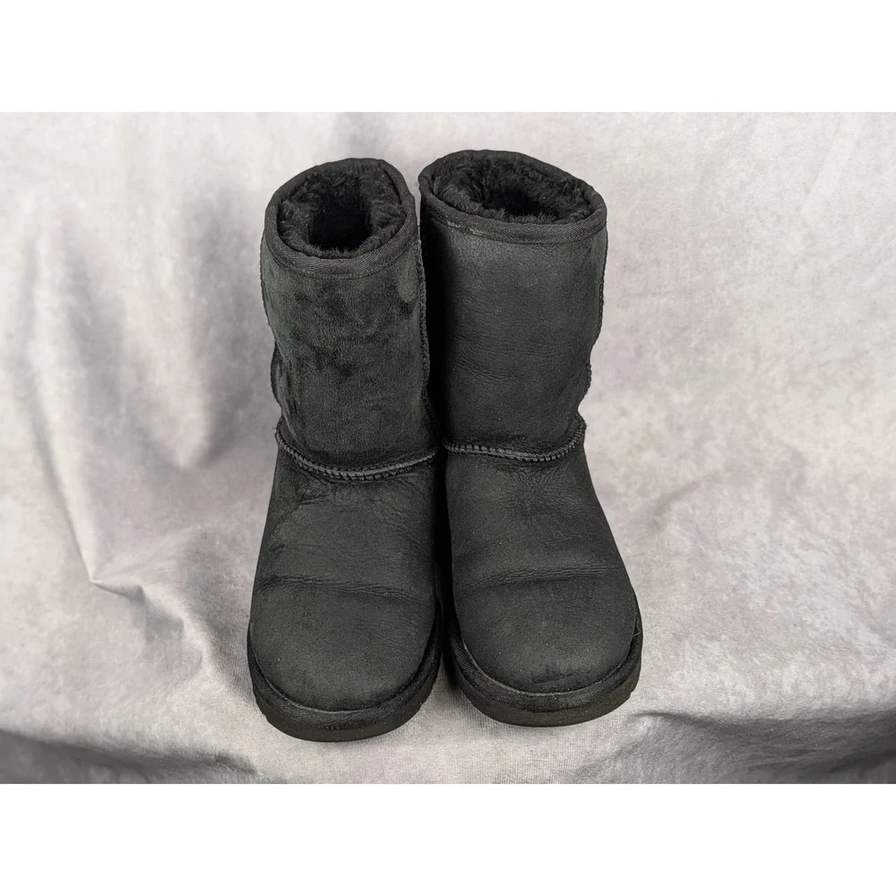 UGG Classic Short II Black Suede Sheepskin Boots 1016223 Womens 6